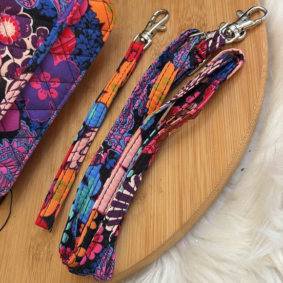 Vera Bradley All In One Fiesta Zip Around Crossbody Wristlet Clutch Wallet NWOT - Picture 13 of 17